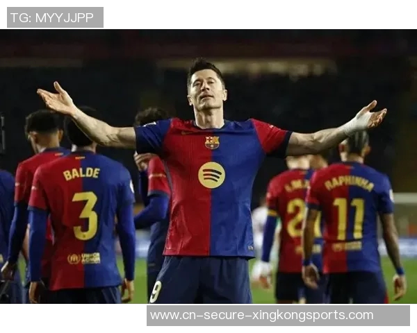 莱万状态火热欧冠赛场10场打入12球领跑射手榜