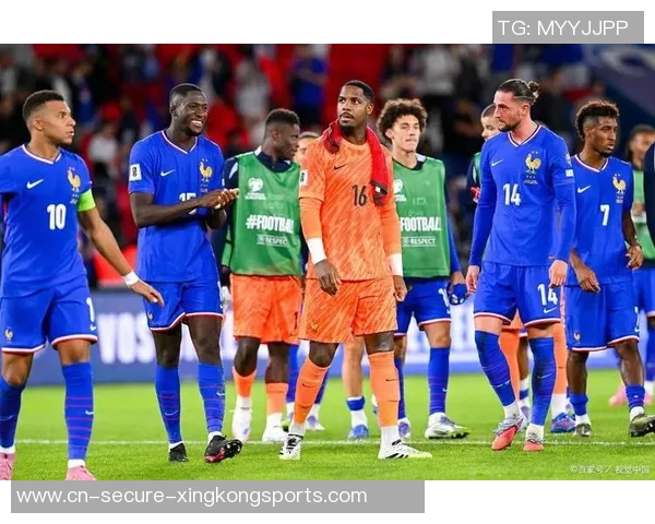 11月29日足球明星闪耀赛场精彩瞬间回顾与分析